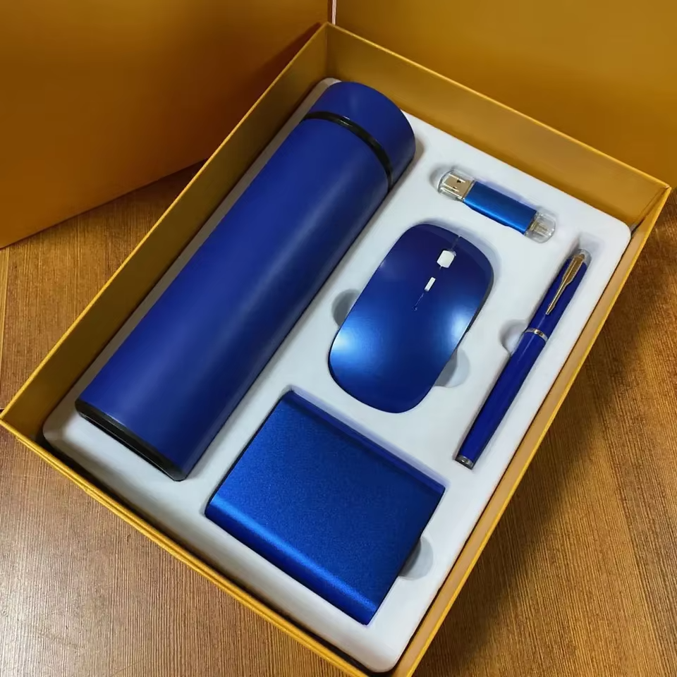 Hộp quà tặng dành cho doanh nhân 5 trong 1