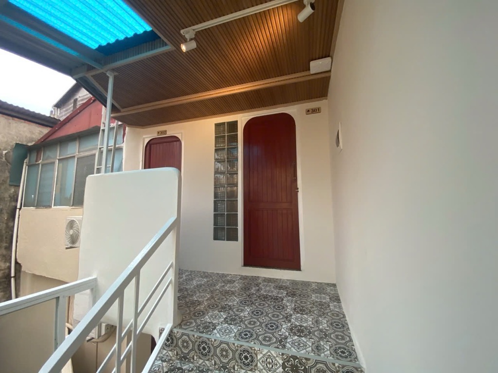 NHÀ 3 TẦNG NGÕ PHỐ THỢ NHUÔM, ĐANG KINH DOANH HOMESTAY, GIÁ 10TỶ