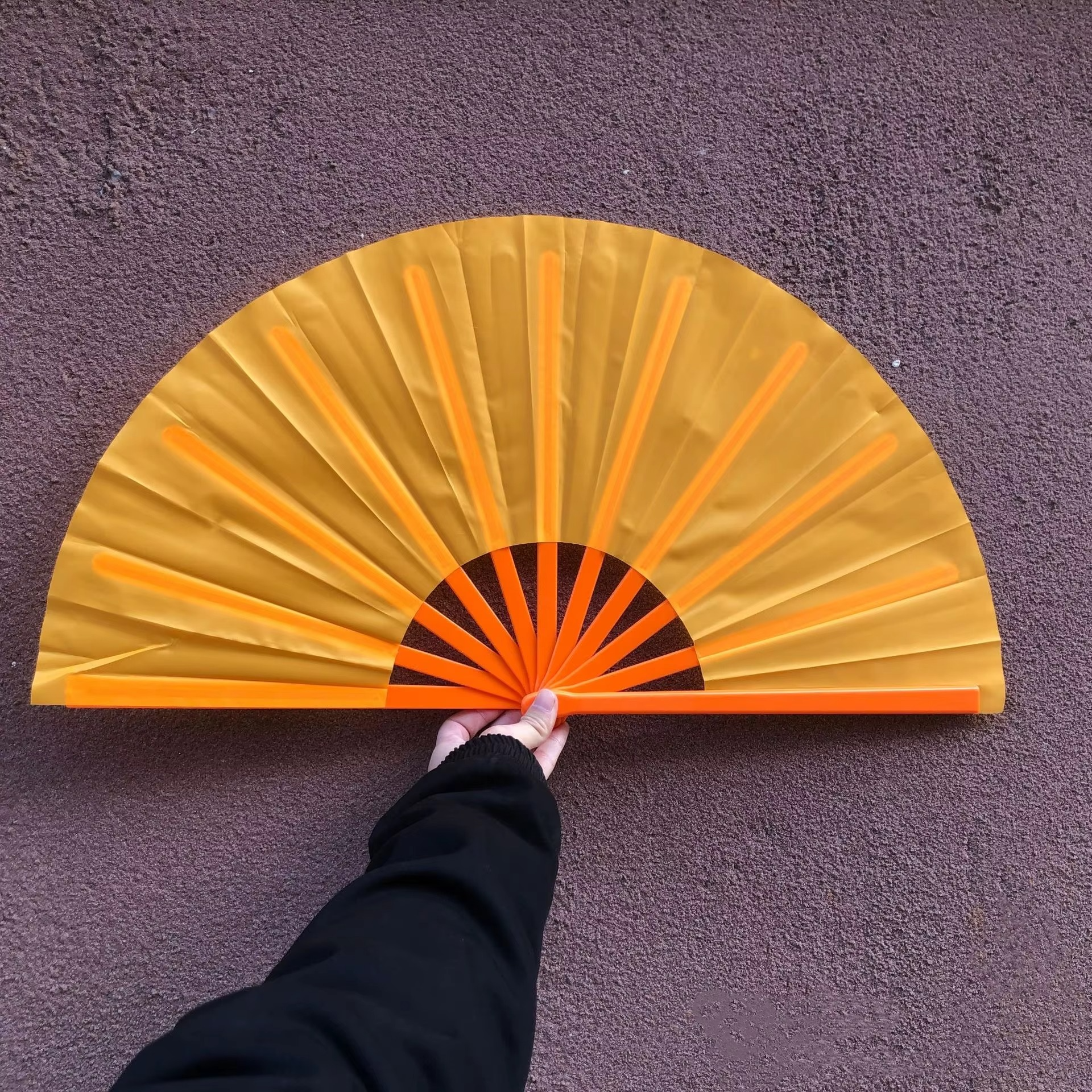 Quạt thổi phồng màu trơn 13 inch in logo tùy chỉnh mới