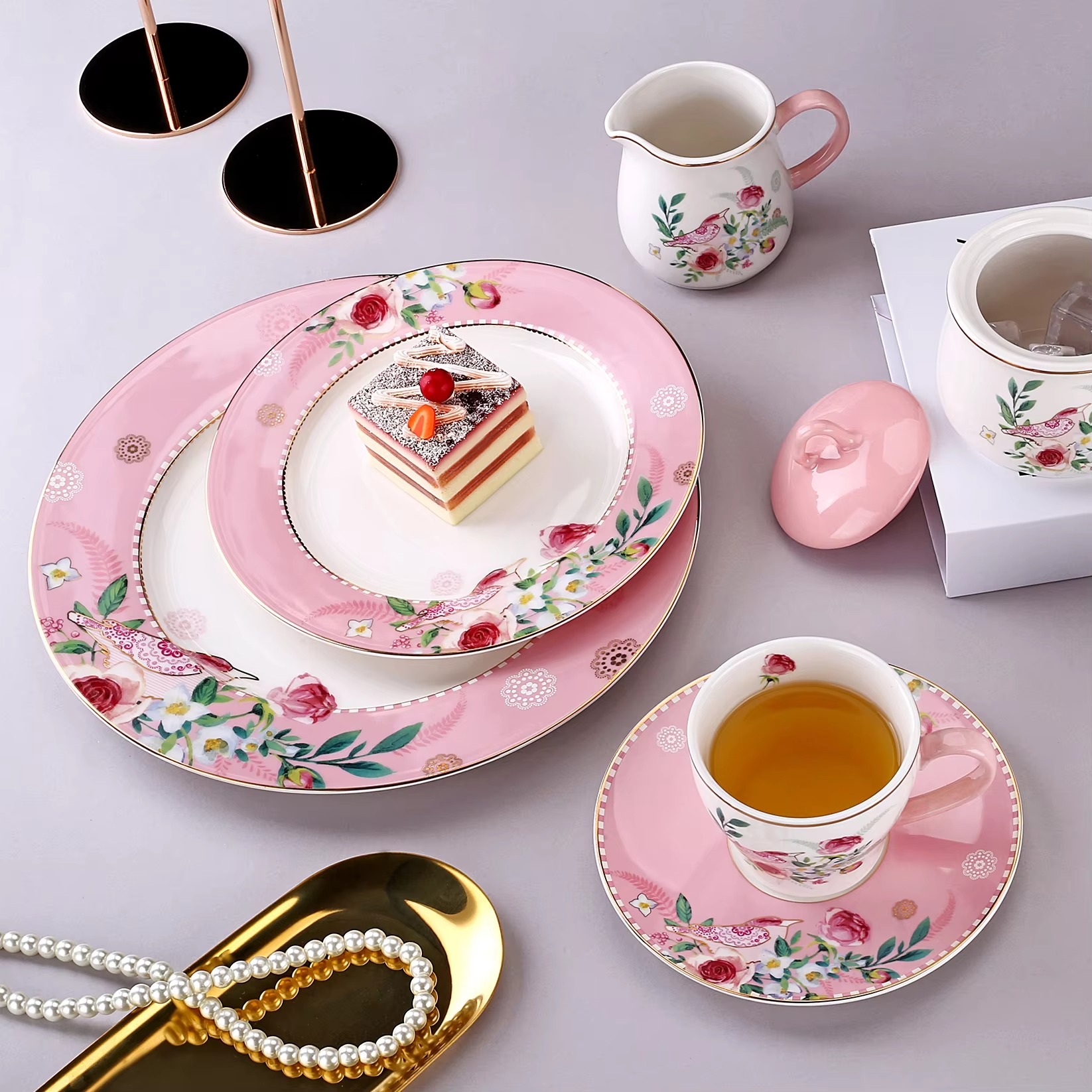 Bộ ấm trà và cà phê bằng gốm sứ màu sắc bay bổng và tươi mới