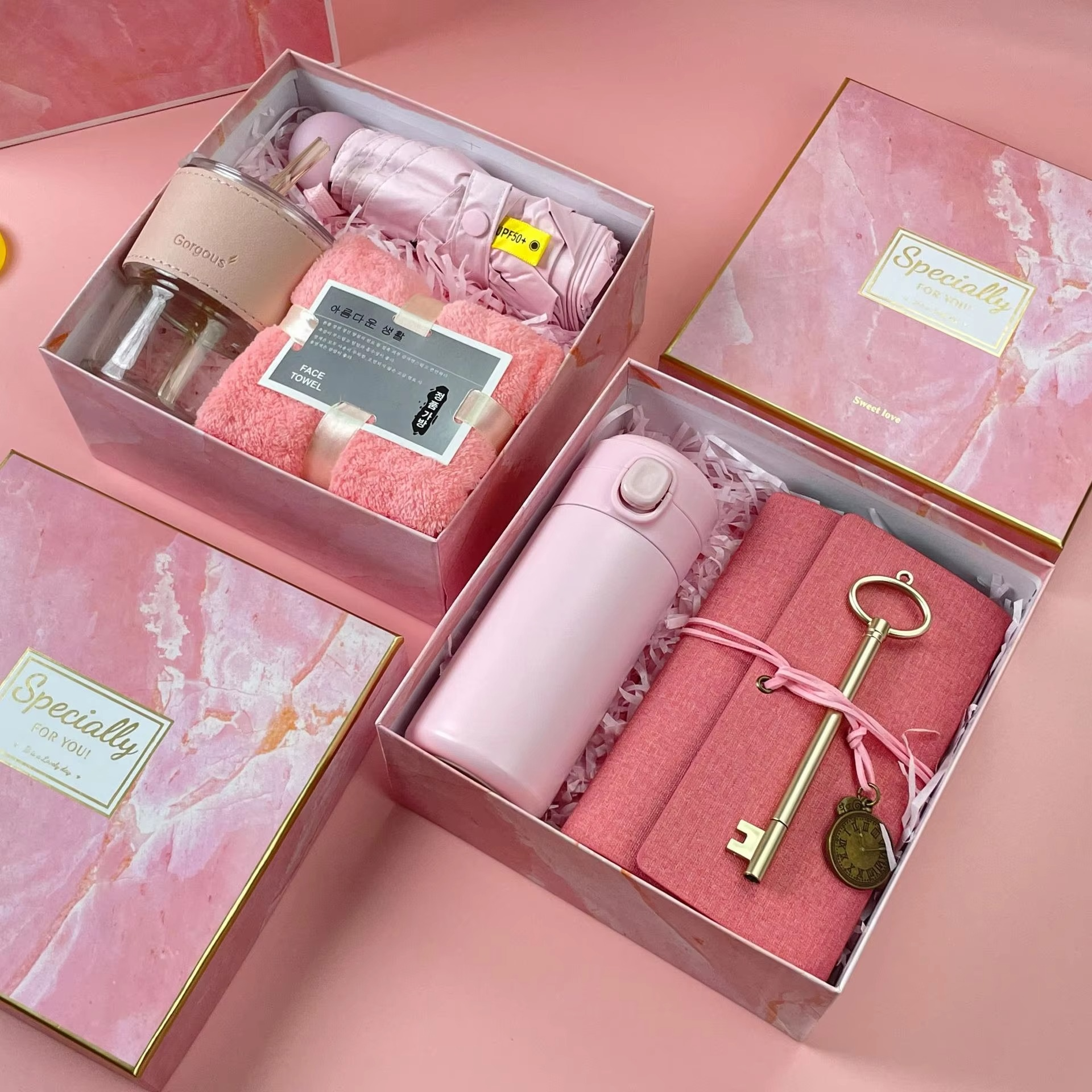 Bộ quà tặng tùy chọn sản phẩm và  in logo theo yêu cầu