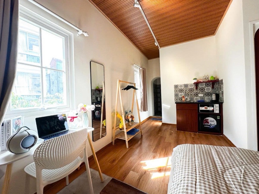 NHÀ 3 TẦNG NGÕ PHỐ THỢ NHUÔM, ĐANG KINH DOANH HOMESTAY, GIÁ 10TỶ