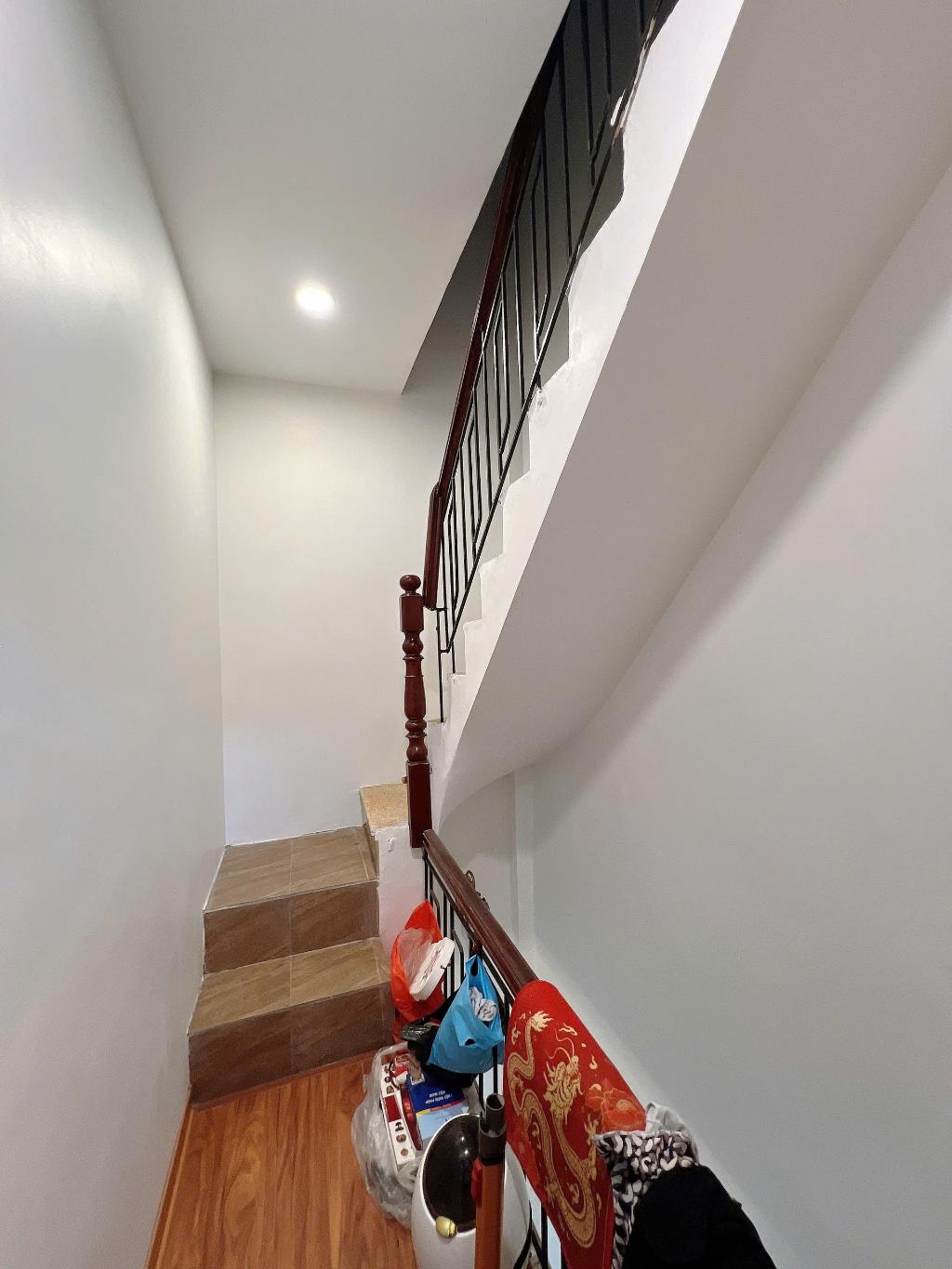 NHÀ 4 TẦNG  NGÕ PHỐ QUAN THÁNH, GIỮA LÒNG PHỐ CỔ - LÔ GÓC - 3 NHÀ RA PHỐ - Ở TUYỆT ĐỈNH - ĐỂ LẠI NỘI THẤT. - 8 TỶ 8