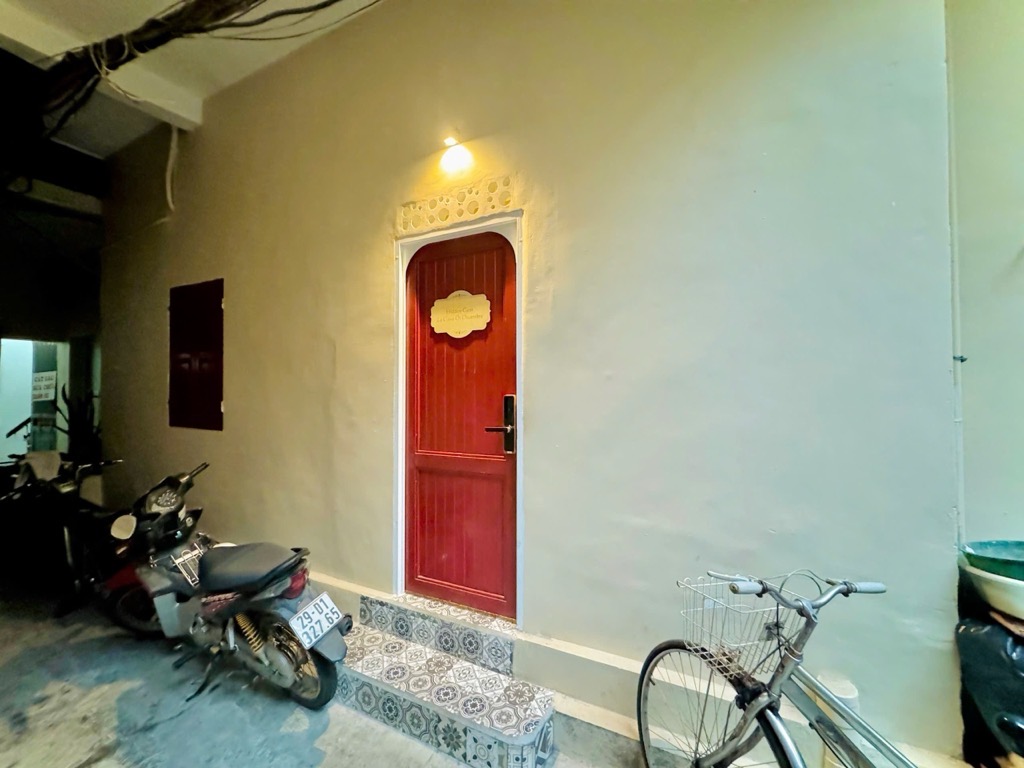 NHÀ 3 TẦNG NGÕ PHỐ THỢ NHUÔM, ĐANG KINH DOANH HOMESTAY, GIÁ 10TỶ