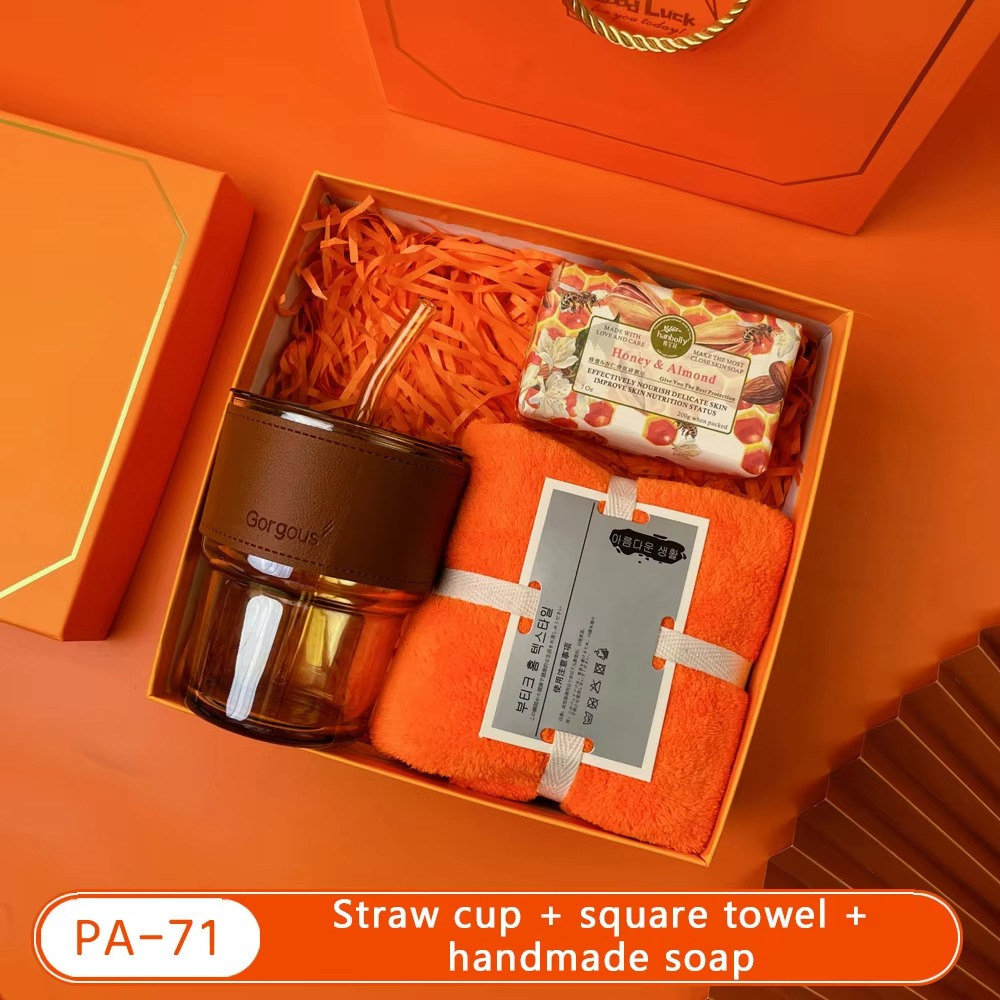 Bộ quà tặng doanh nghiệp màu cam rực rỡ nhiều option để lựa chọn