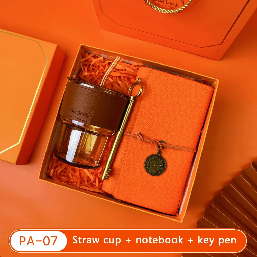 Bộ quà tặng doanh nghiệp màu cam rực rỡ nhiều option để lựa chọn