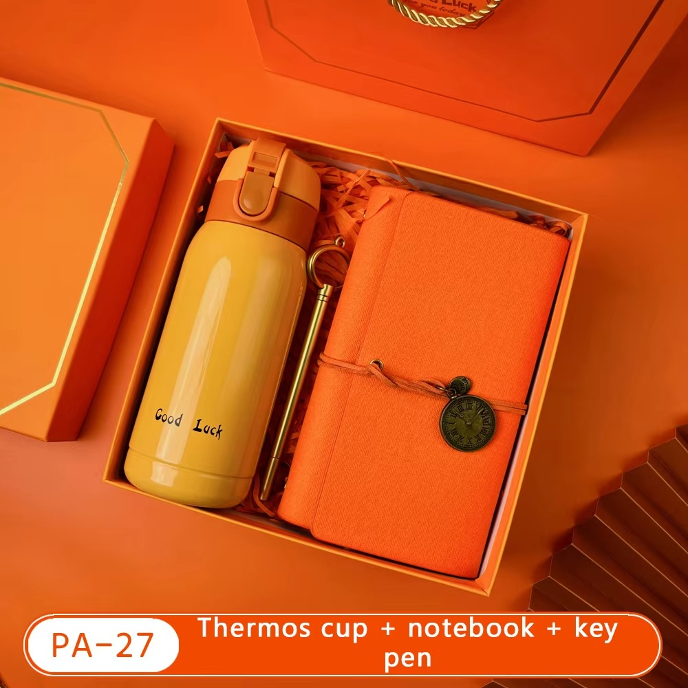 Bộ quà tặng doanh nghiệp màu cam rực rỡ nhiều option để lựa chọn