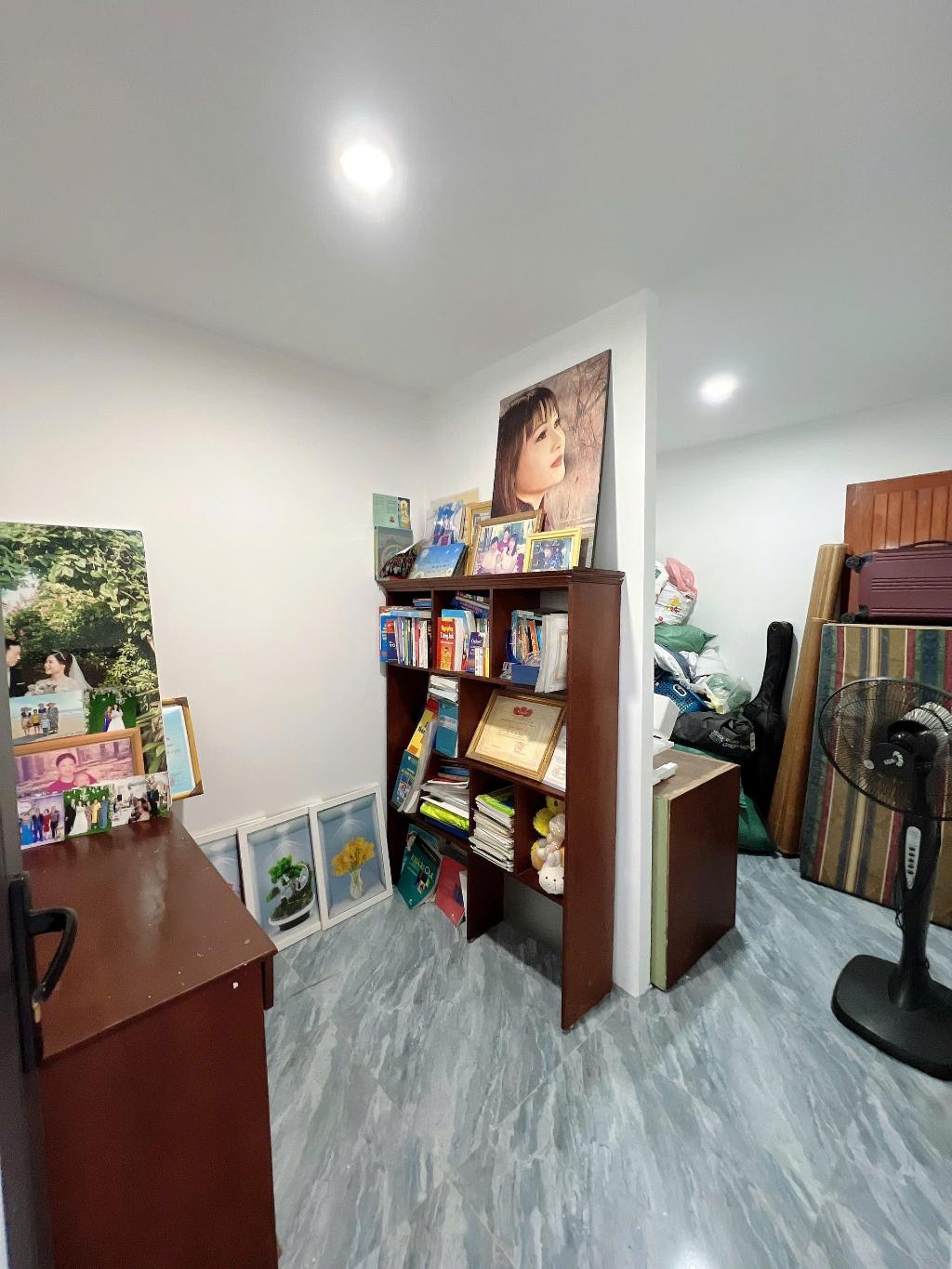 NHÀ 4 TẦNG  NGÕ PHỐ QUAN THÁNH, GIỮA LÒNG PHỐ CỔ - LÔ GÓC - 3 NHÀ RA PHỐ - Ở TUYỆT ĐỈNH - ĐỂ LẠI NỘI THẤT. - 8 TỶ 8