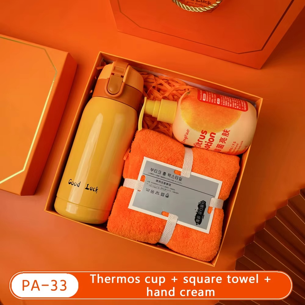 Bộ quà tặng doanh nghiệp màu cam rực rỡ nhiều option để lựa chọn