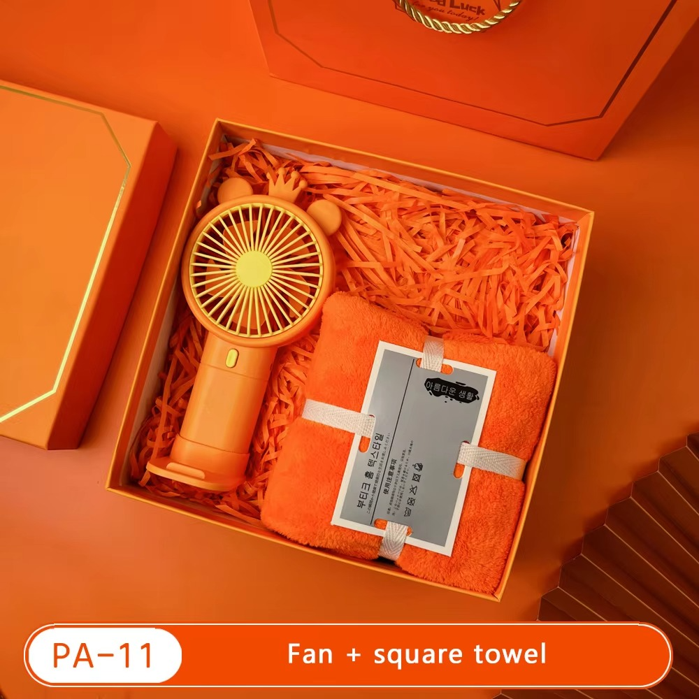 Bộ quà tặng doanh nghiệp màu cam rực rỡ nhiều option để lựa chọn