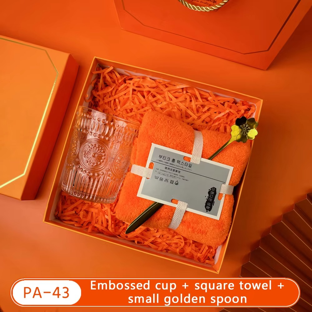 Bộ quà tặng doanh nghiệp màu cam rực rỡ nhiều option để lựa chọn