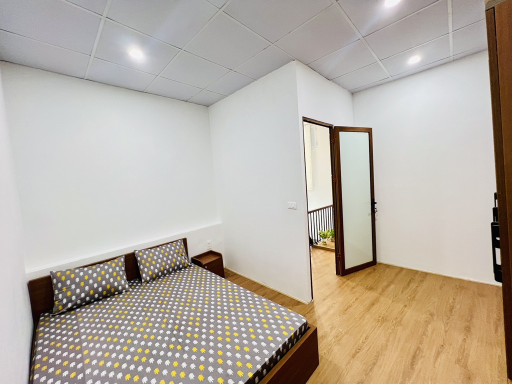 SIÊU PHẨM HÀNG BỒ HOÀN KIẾM - CỰC THOÁNG -  NHÀ ĐẸP Ở LUÔN - 50M RA MẶT PHỐ