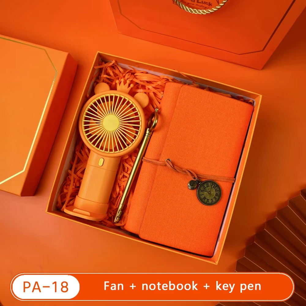 Bộ quà tặng doanh nghiệp màu cam rực rỡ nhiều option để lựa chọn